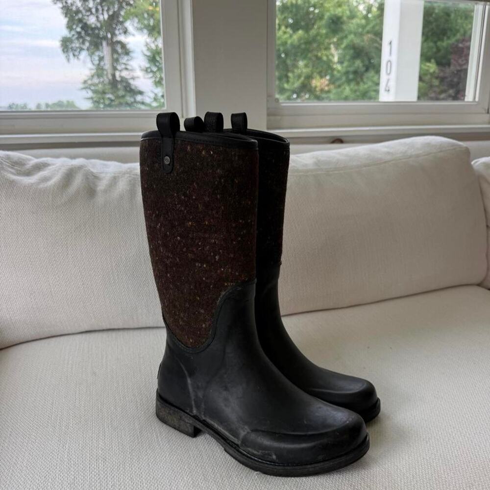 Ugg knit and black rain boots